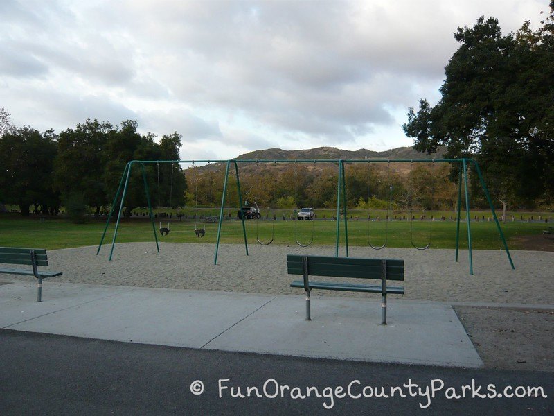 Aire de balançoires du parc régional d'Irvine