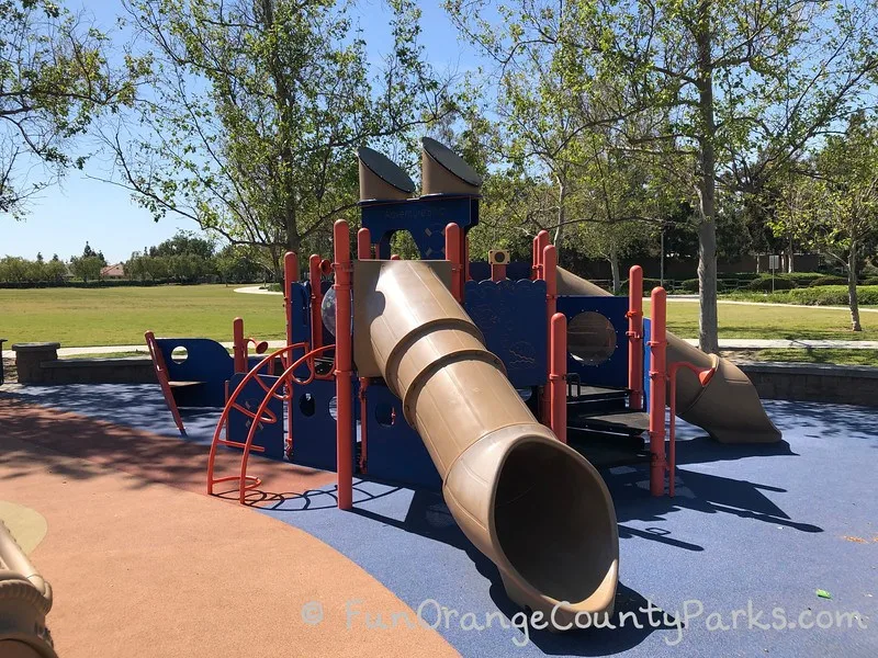 valencia park irvine - tunnel slides