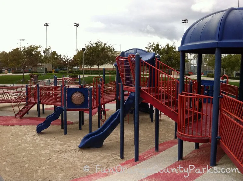 bill barber memorial park irvine - walkways and sand