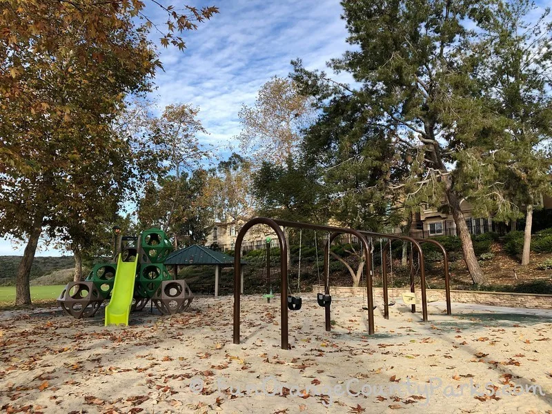 swing set with 2 baby swings, 2 bench swing and one mommy and me baby swing