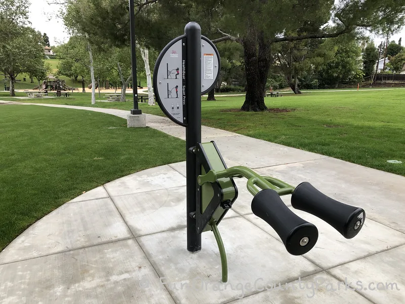 outdoor fitness equipment meant for shoulder raises